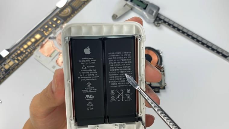 MagSafe Battery Pack Teardown Reveals Power Capacity, Two Identical Batteries, More Details