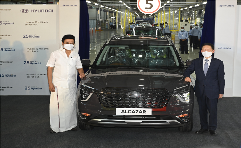 M K Stalin, Chief Minister, Tamil Nadu and S.S. Kim, MD & CEO, Hyundai India at the rollout