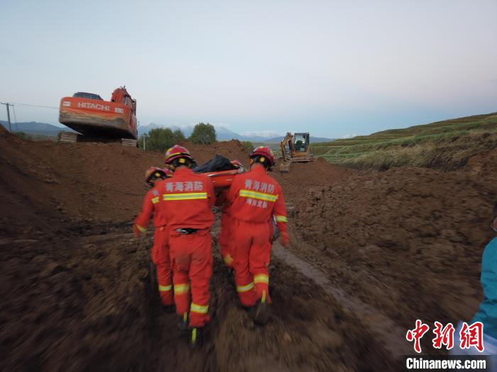 青海化隆县山体滑坡自然灾害 1名失联者抢救无效死亡