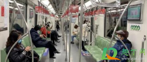 上海地铁将禁手机外放